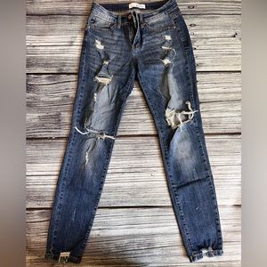Kancan Midrise Skinny jeans size 7/27